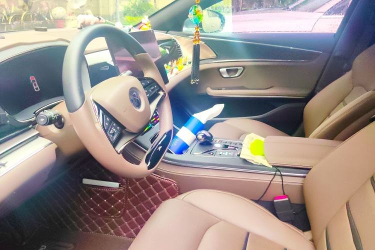 Used BYD Han 2020 DM Four-Wheel Drive Performance Edition Luxury Model Left Front Seat