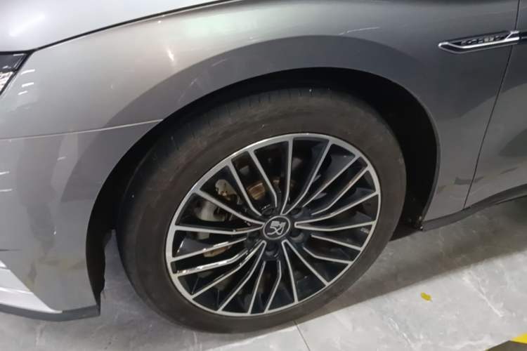 Used BYD Han 2020 DM Four-Wheel Drive Performance Edition Luxury Model Left Front Wheel Hub