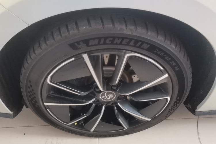 Used BYD Han 2020 EV Four-Wheel Drive High-Performance Flagship Model Left Front Wheel Hub
