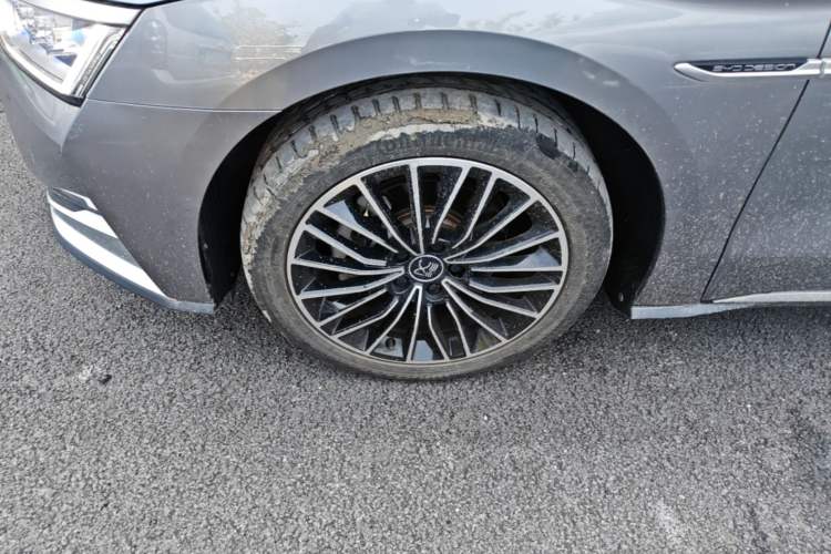 Used BYD Han 2020 DM Four-Wheel Drive Performance Edition Luxury Model Left Front Wheel Hub