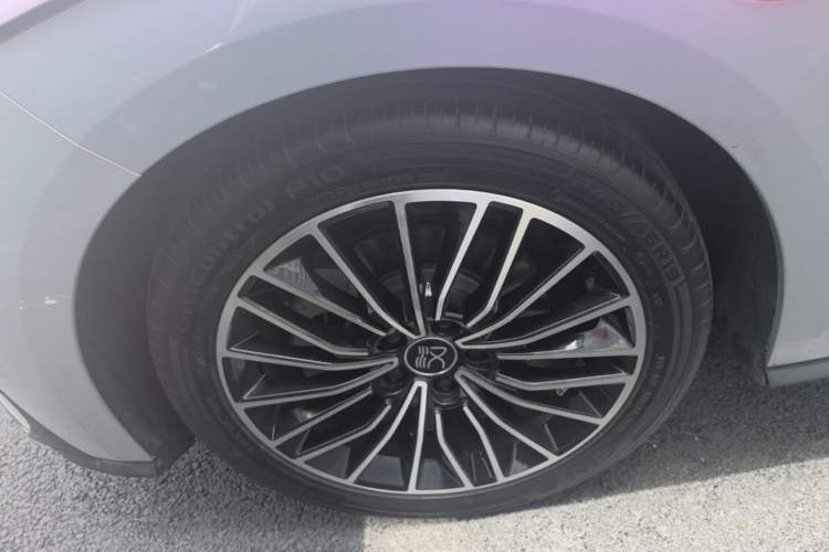 Used BYD Han 2020 EV Long-Range Luxury Model Left Front Wheel Hub