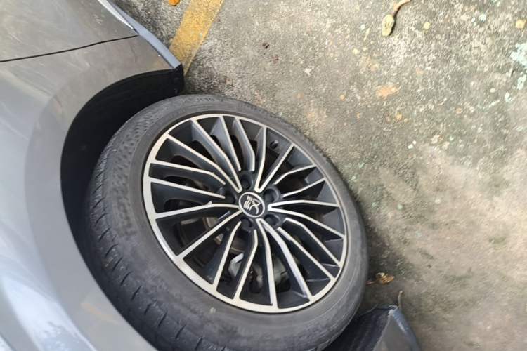 Used BYD Han 2020 EV Long-Range Luxury Model Left Front Wheel Hub