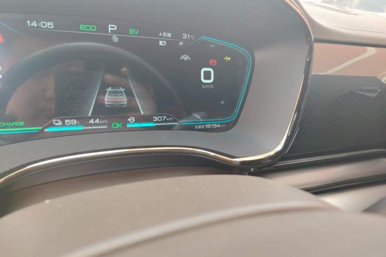 Used BYD Han 2020 DM Four-Wheel Drive Performance Edition Luxury Model Odometer Close Up