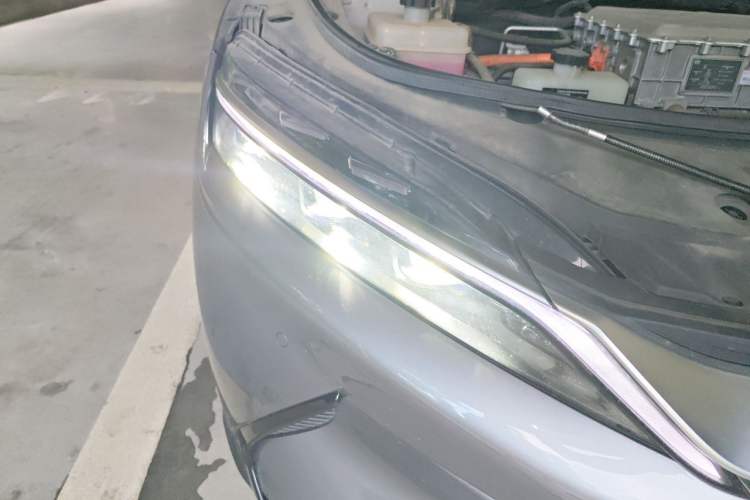 Used BYD Han 2020 EV Long-Range Luxury Model Right Front Headlight