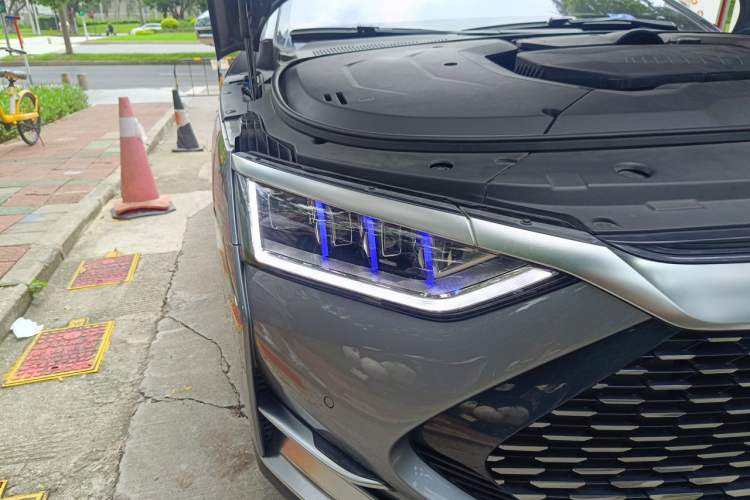 Used BYD Han 2020 DM Four-Wheel Drive Performance Edition Luxury Model Right Front Headlight