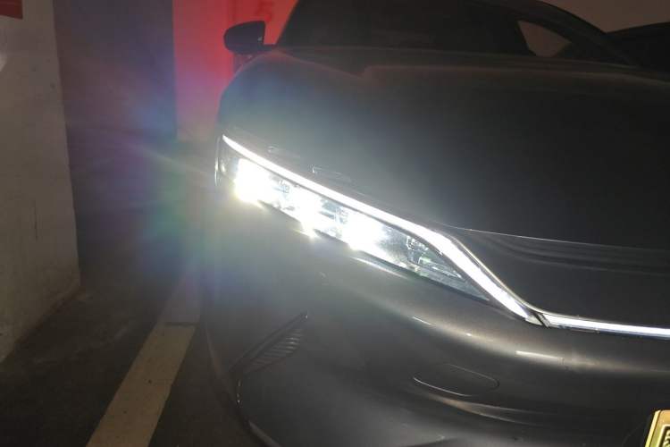 Used BYD Han 2020 EV Long-Range Luxury Model Right Front Headlight