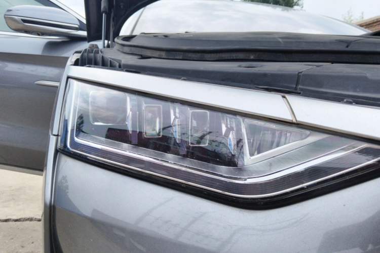 Used BYD Han 2020 DM Four-Wheel Drive Performance Edition Luxury Model Right Front Headlight