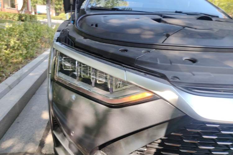 Used BYD Han 2020 DM Four-Wheel Drive Performance Edition Luxury Model Right Front Headlight