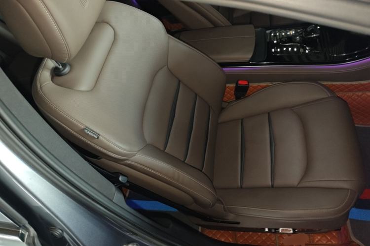 Used BYD Han 2020 DM Four-Wheel Drive Performance Edition Luxury Model Right Front Seat