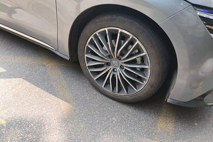 Used BYD Han 2020 EV Long-Range Luxury Model Right Front Wheel Hub