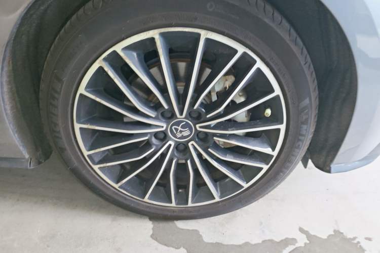 Used BYD Han 2020 EV Long-Range Luxury Model Right Front Wheel Hub