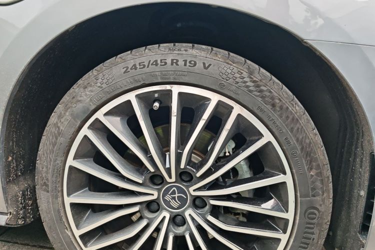Used BYD Han 2020 DM Four-Wheel Drive Performance Edition Prestige Model Right Front Wheel Hub