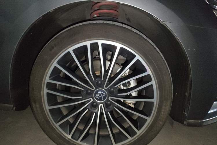 Used BYD Han 2020 DM Four-Wheel Drive Performance Edition Luxury Model Right Front Wheel Hub