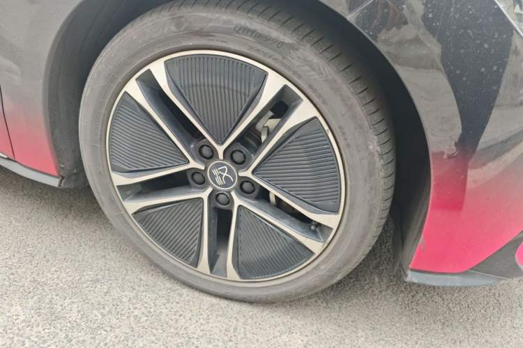 Used BYD Han 2020 EV Long-Range Deluxe Model Right Front Wheel Hub