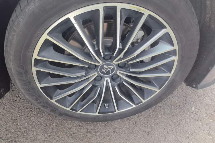 Used BYD Han 2020 EV Long-Range Luxury Model Right Front Wheel Hub