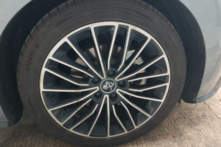 Used BYD Han 2020 EV Long-Range Luxury Model Right Front Wheel Hub