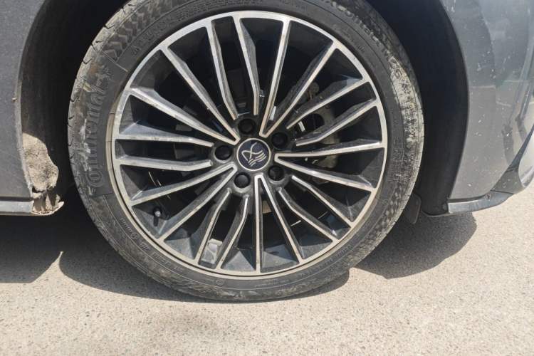 Used BYD Han 2020 EV Long-Range Luxury Model Right Front Wheel Hub