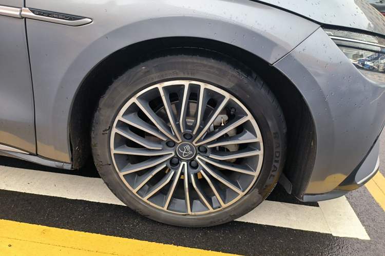 Used BYD Han 2020 EV Long-Range Deluxe Model Right Front Wheel Hub