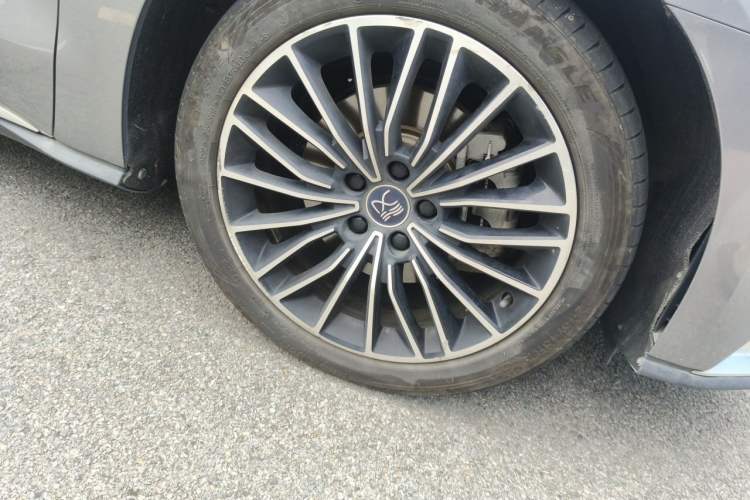 Used BYD Han 2020 DM Four-Wheel Drive Performance Edition Prestige Model Right Front Wheel Hub