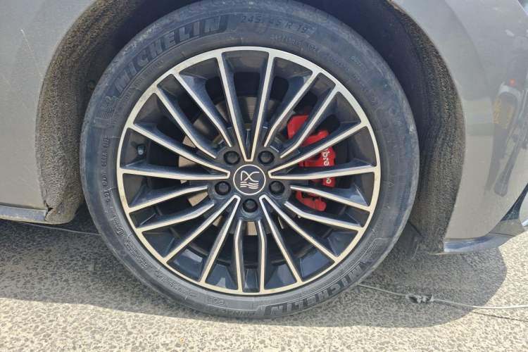 Used BYD Han 2020 EV Long-Range Luxury Model Right Front Wheel Hub
