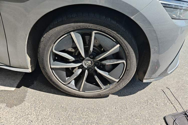 Used BYD Han 2020 EV Four-Wheel Drive High-Performance Flagship Model Right Front Wheel Hub