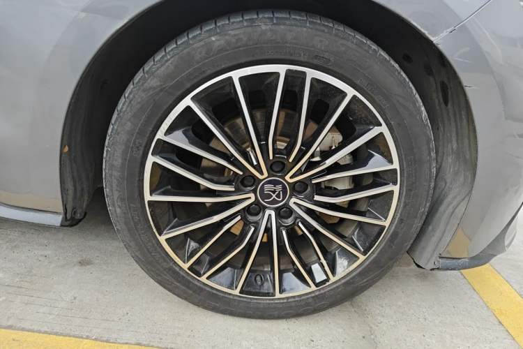 Used BYD Han 2020 EV Long-Range Luxury Model Right Front Wheel Hub