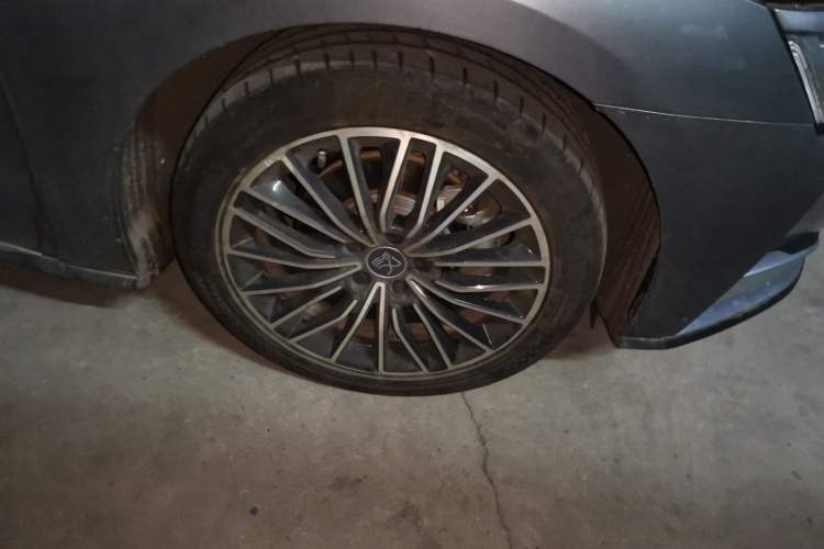 Used BYD Han 2020 DM Four-Wheel Drive Performance Edition Prestige Model Right Front Wheel Hub