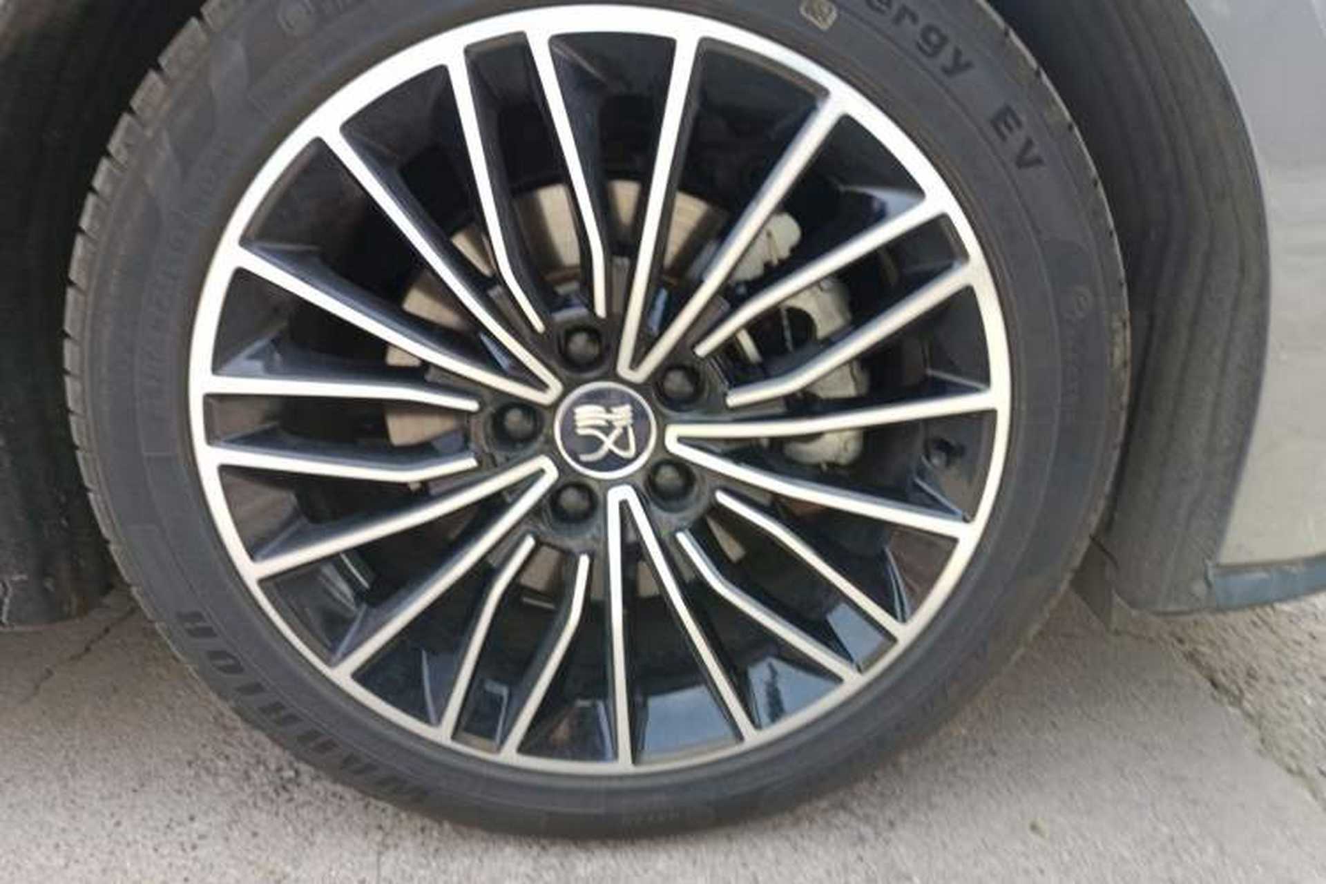 Used BYD Han 2020 EV Long-Range Luxury Model Right Front Wheel Hub