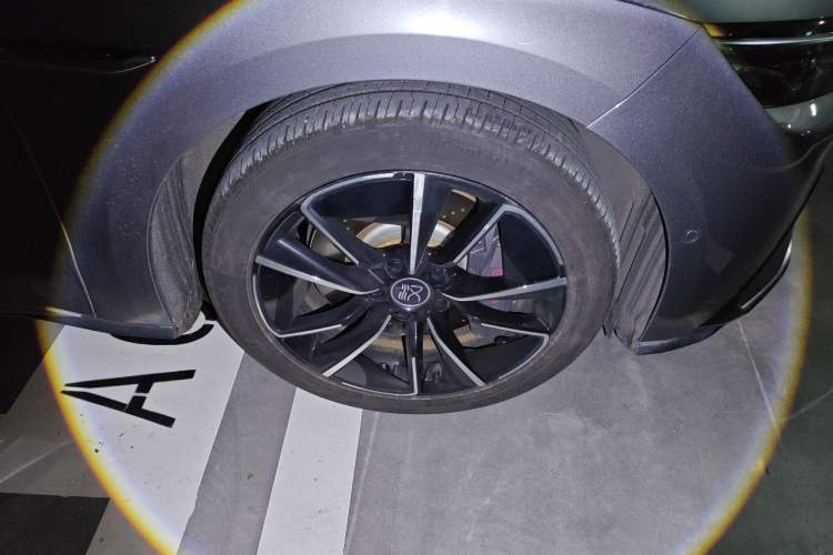 Used BYD Han 2020 EV Four-Wheel Drive High-Performance Flagship Model Right Front Wheel Hub