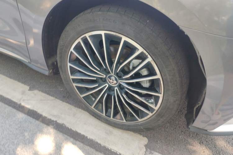 Used BYD Han 2020 DM Four-Wheel Drive Performance Edition Luxury Model Right Front Wheel Hub