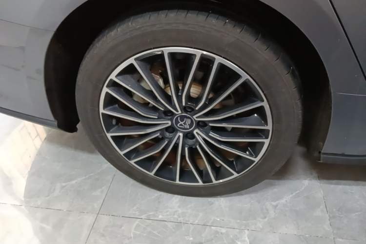 Used BYD Han 2020 DM Four-Wheel Drive Performance Edition Luxury Model Right Rear Wheel Hub