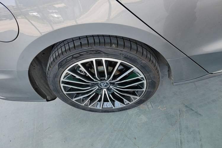 Used BYD Han 2020 DM Four-Wheel Drive Performance Edition Prestige Model Right Rear Wheel Hub