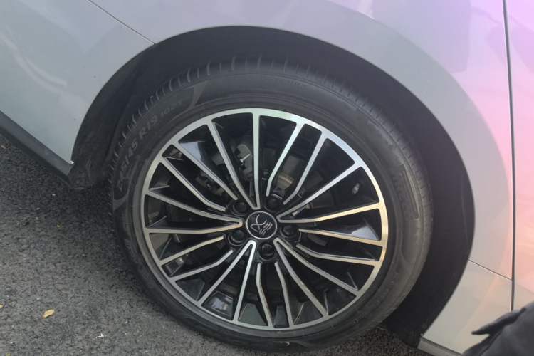 Used BYD Han 2020 EV Long-Range Luxury Model Right Rear Wheel Hub