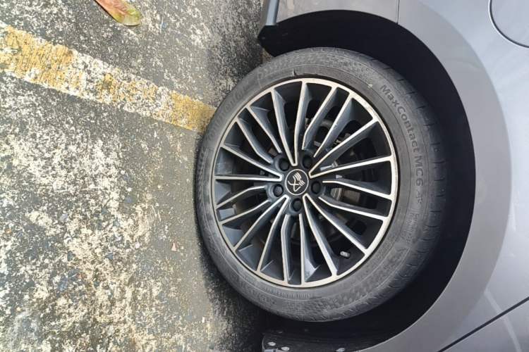 Used BYD Han 2020 EV Long-Range Luxury Model Right Rear Wheel Hub