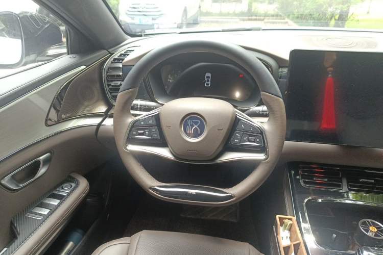 Used BYD Han 2020 DM Four-Wheel Drive Performance Edition Luxury Model Steering Wheel