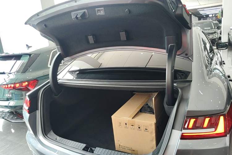 Used BYD Han 2020 EV Long-Range Luxury Model Trunk