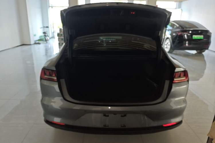 Used BYD Han 2020 DM Four-Wheel Drive Performance Edition Luxury Model Trunk