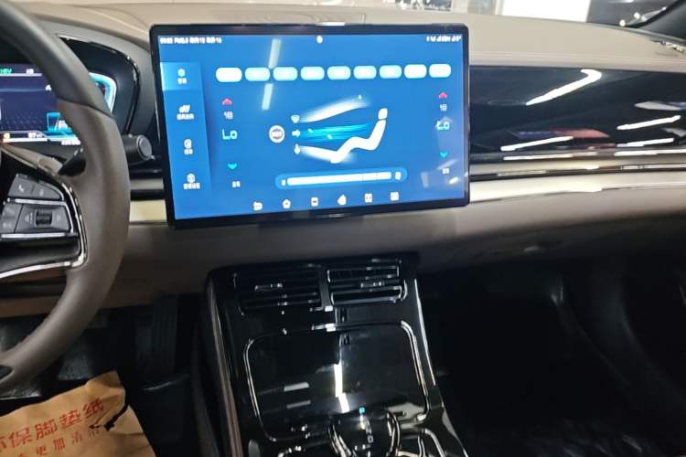 Used BYD Han 2020 DM Four-Wheel Drive Performance Edition Luxury Model Audio And AC Panel