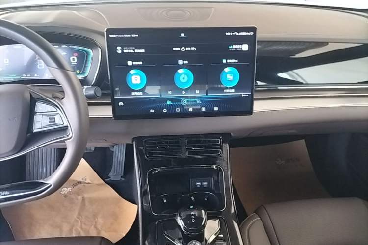 Used BYD Han 2020 DM Four-Wheel Drive Performance Edition Luxury Model Audio And AC Panel