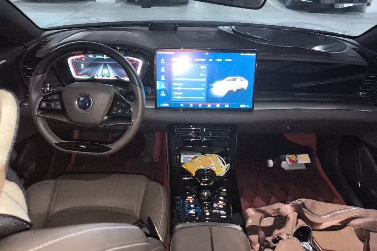 Used BYD Han 2020 EV Long-Range Luxury Model Center Console