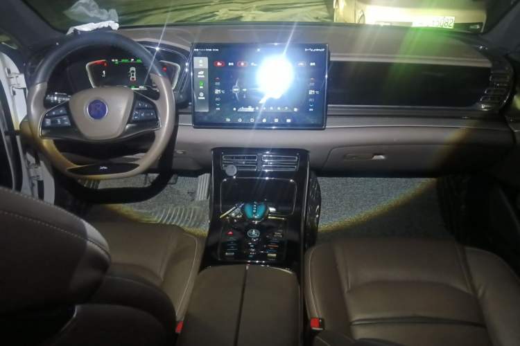 Used BYD Han 2020 EV Long-Range Luxury Model Center Console