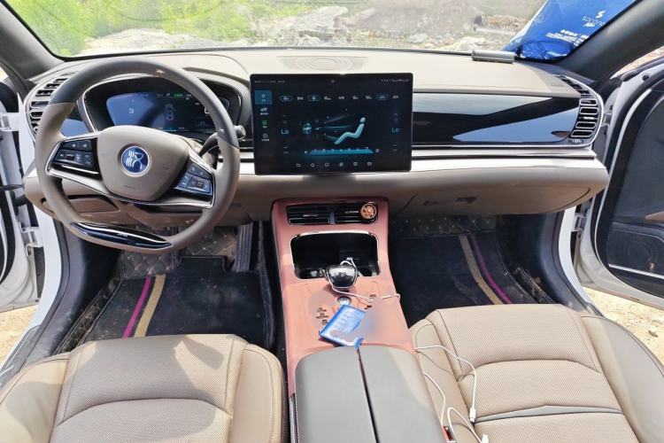 Used BYD Han 2020 EV Long-Range Luxury Model Center Console