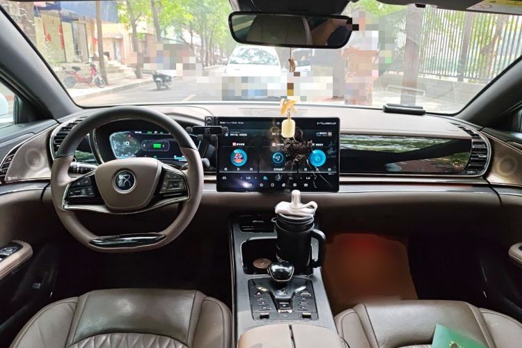 Used BYD Han 2020 DM Four-Wheel Drive Performance Edition Prestige Model Center Console