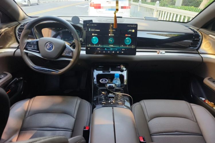Used BYD Han 2020 DM Four-Wheel Drive Performance Edition Luxury Model Center Console