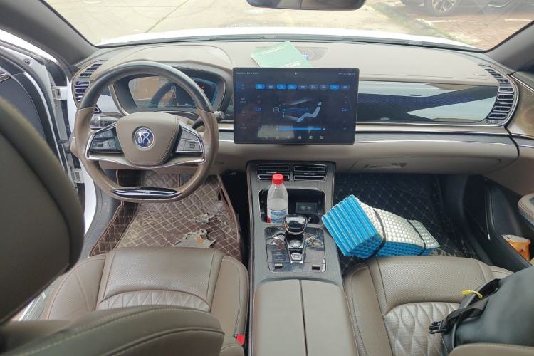Used BYD Han 2020 DM Four-Wheel Drive Performance Edition Prestige Model Center Console