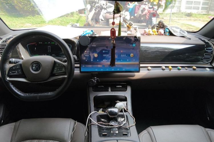 Used BYD Han 2020 EV Long-Range Deluxe Model Center Console
