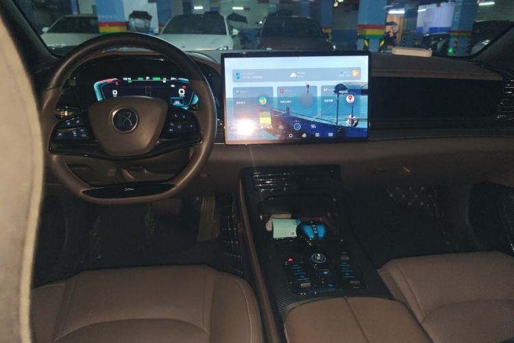 Used BYD Han 2020 EV Long-Range Luxury Model Center Console