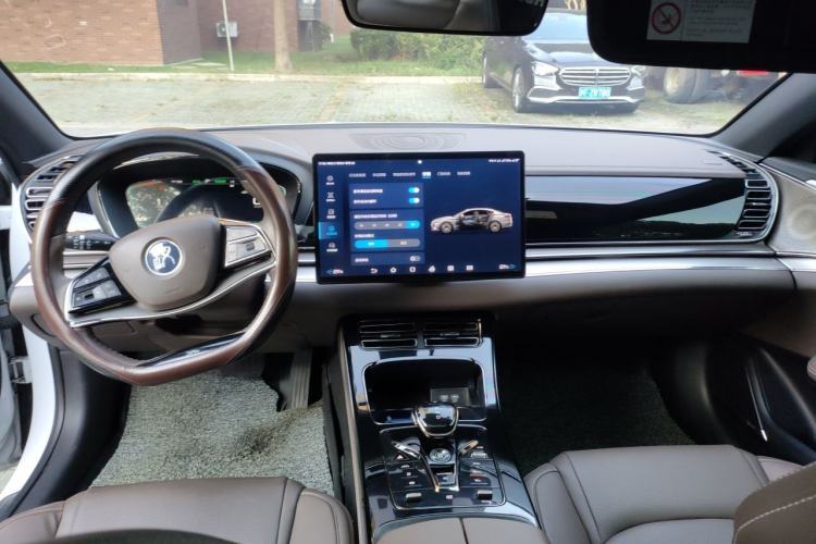 Used BYD Han 2020 EV Long-Range Luxury Model Center Console