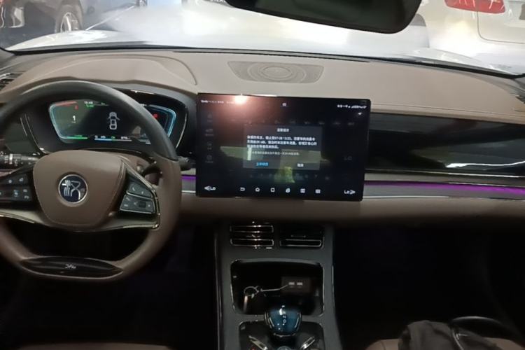 Used BYD Han 2020 EV Long-Range Deluxe Model Center Console