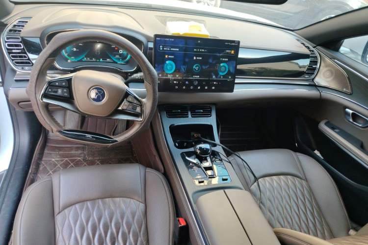 Used BYD Han 2020 DM Four-Wheel Drive Performance Edition Prestige Model Center Console